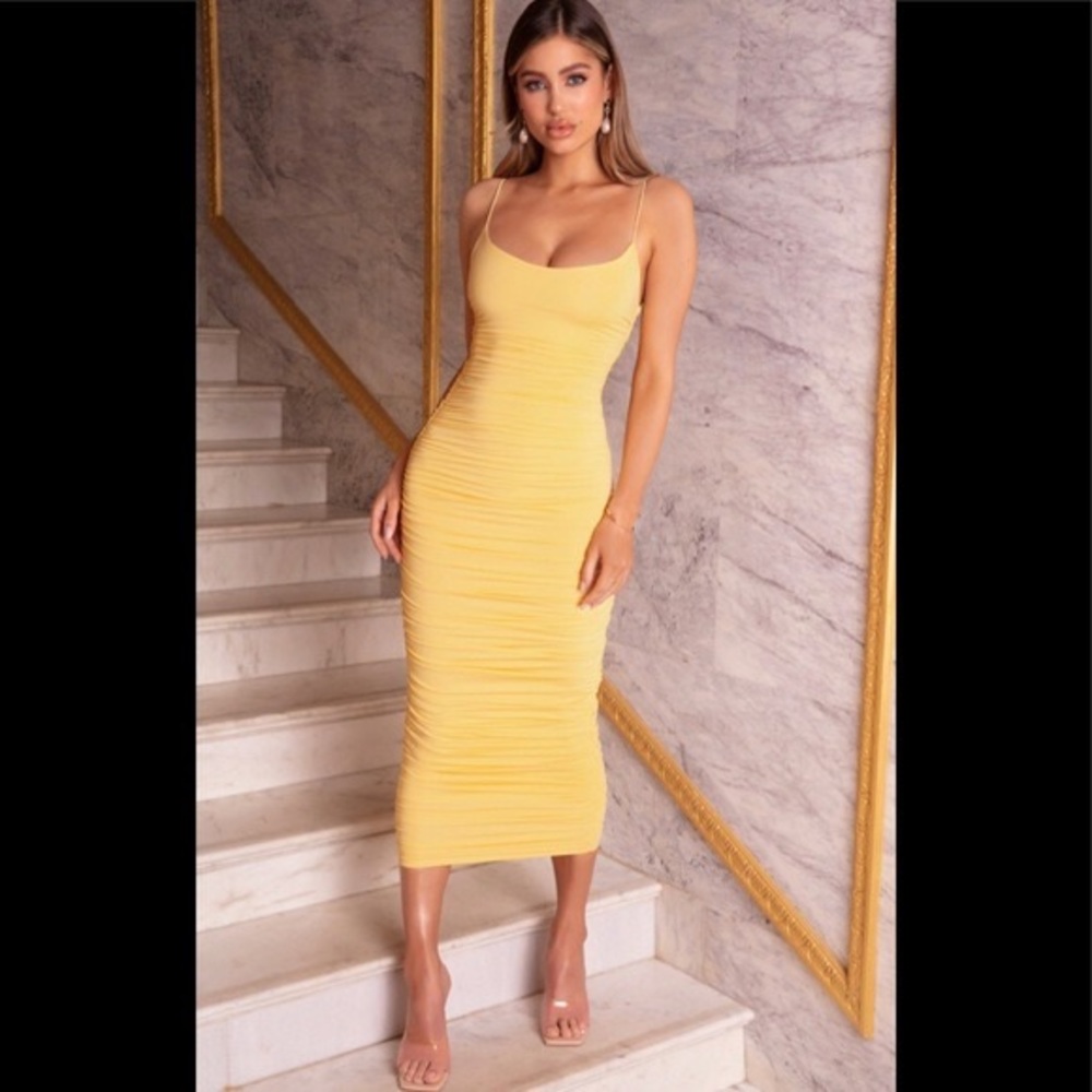 STUNNING OH POLLY LIGHT YELLOW RUCHED MIDI BODYCON DRESS SPAGHETTI STRAP, SIZE 0